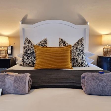 The Merino Guest House Бофорт Уест Екстериор снимка