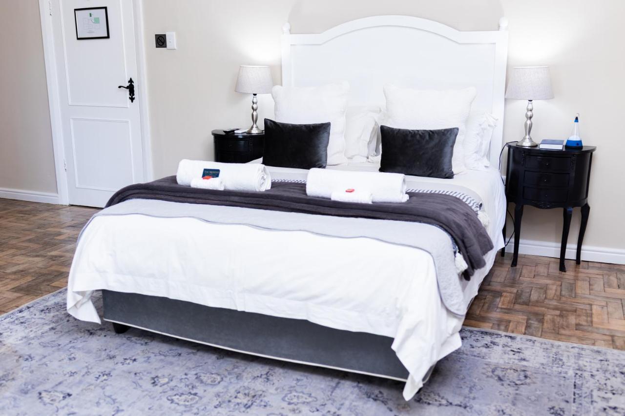 The Merino Guest House Бофорт Уест Екстериор снимка