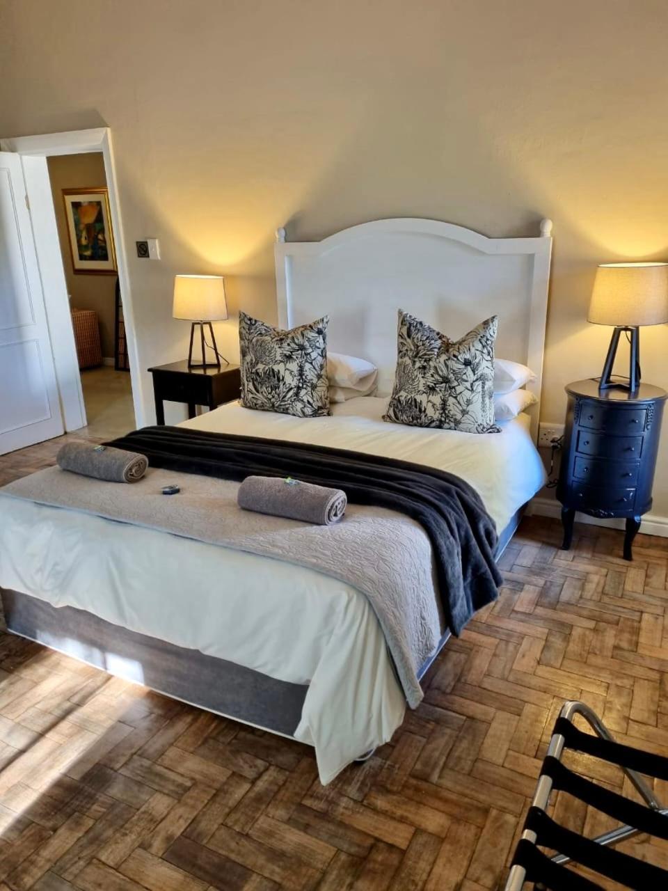 The Merino Guest House Бофорт Уест Екстериор снимка