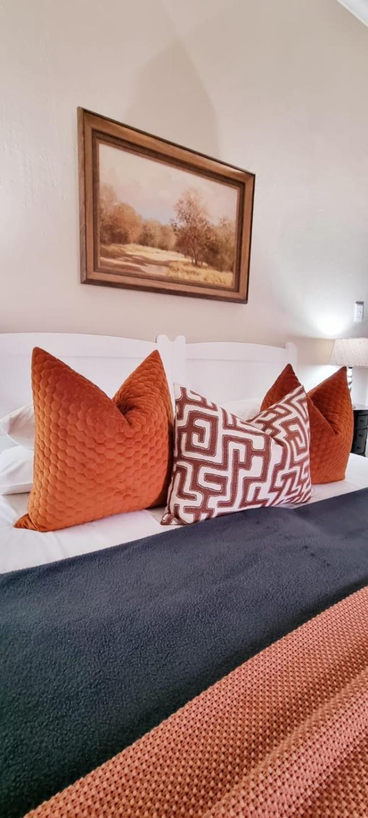 The Merino Guest House Бофорт Уест Екстериор снимка